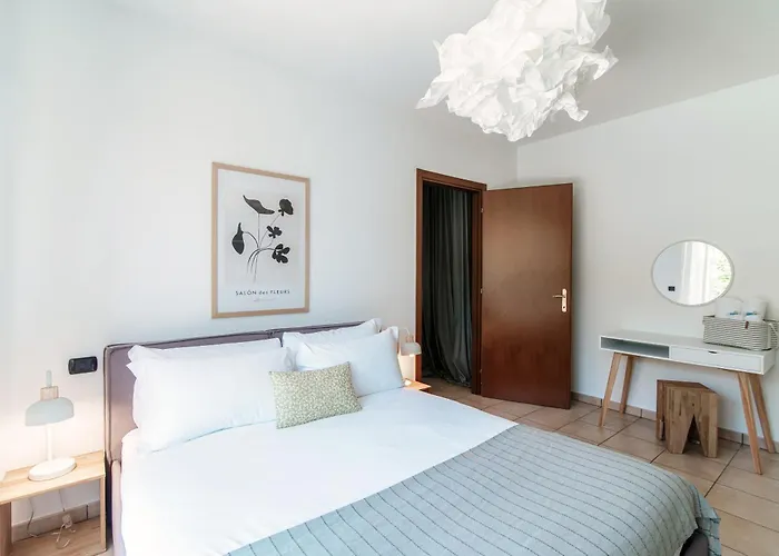 Casa Olivo By Quokka 360 - Flat With Sun Terrace In Cernobbio