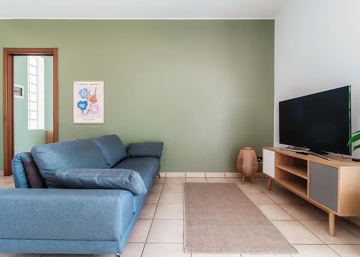 Casa Olivo By Quokka 360 - Flat With Sun Terrace In Cernobbio