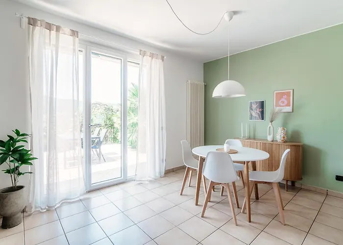 Casa Olivo By Quokka 360 - Flat With Sun Terrace In Apartamento Cernobbio